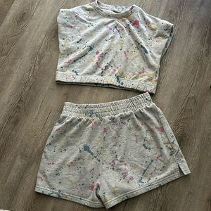 Feeling the 80s two piece set. Good condition. Wear to sleep, on a hike, comfy !